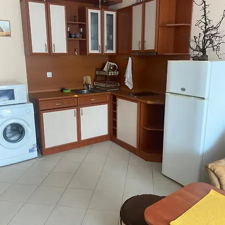 двустаен с гледка басейн 300 от плажа Lägenhet
