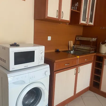 דירה двустаен с гледка басейн 300 от плажа